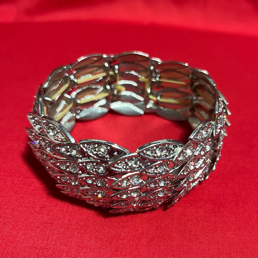 Vintage Silver-Tone Rhinestone Stretch Bracelet Approx 1.5” Wide Elegant Design